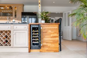 Breakfast Kitchen- click for photo gallery